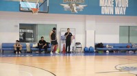 动作都机械化了！来看丁彦雨航17折最后一组表现 速度下滑严重