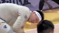 和兄弟一起战斗！雷蒙和奥莫特戴着“WE ARE FANBO”专属发带